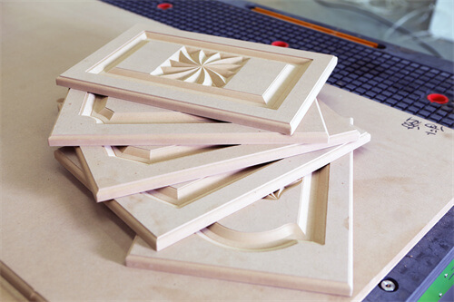 Features of cabinet engraving equipment